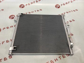 Радіатор кондиціонера Tesla Model 3 1077083-00-B фото