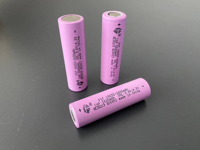 Аккумулятор Li-Ion FST 18650 3,7V 2600mAh ACC-00007809 фото